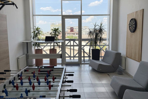 Продажа офисного здания 4 855 м² с арендаторами в Днепре