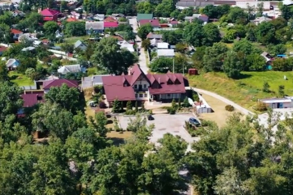 Restaurant and motel complex in Kremenchuk is offered for sale