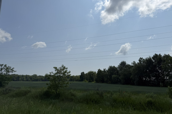 Продаж ділянки 122 га з фасадом на трасу E40 в 20 км від Києва