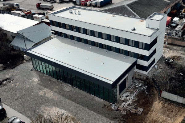 Продажа торгово-офисного здания 2000 м² в пригороде Тернополя