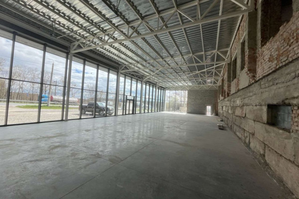 Продажа торгово-офисного здания 2000 м² в пригороде Тернополя