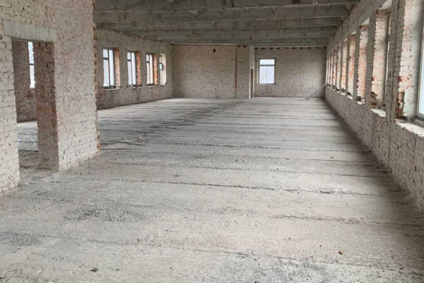 Продажа торгово-офисного здания 2000 м² в пригороде Тернополя