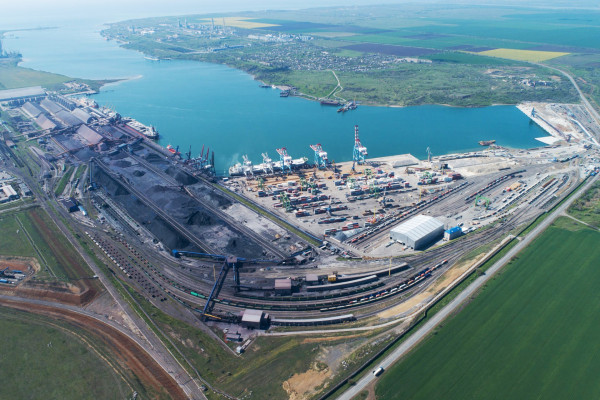 Глибоководний портово-залізничний логістичний хаб 100 га поблизу порту Південний