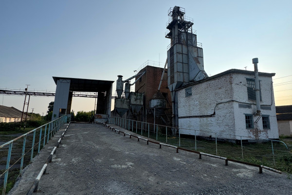 Продажа элеватора напольного хранения на 48 000 тонн в Полтавской области