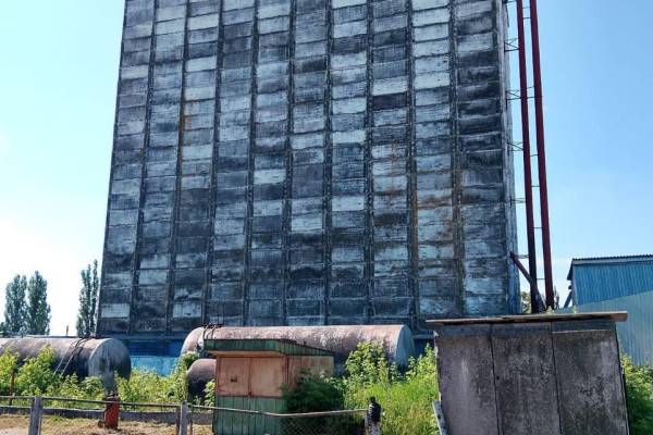 Продаж елеваторного комплексу 5 186 м², 2,84 га з виробничо-складською інфраструктурою у м. Кропивницькому