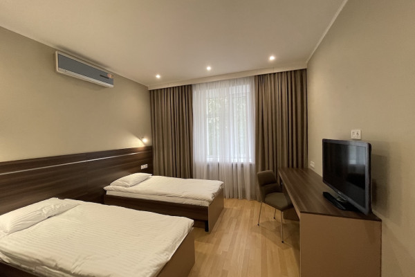 Продажа гостинично-жилого комплекса 7 678 м² в центре г. Кропивницкий