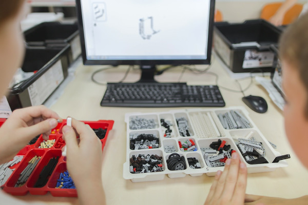 Продаж мережі з трьох STEM-шкіл у Львові - прогнозована окупність до 2 років