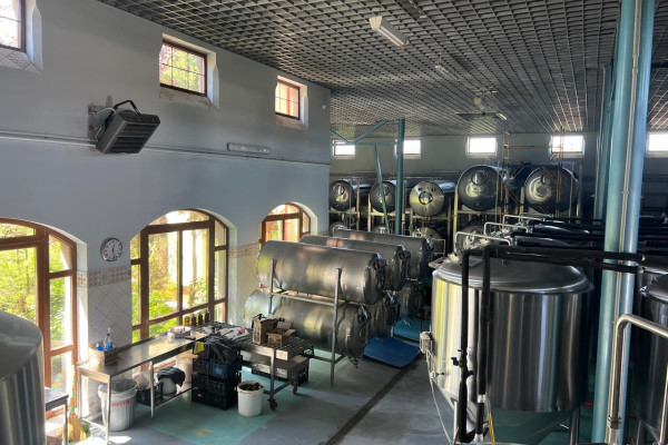 Продаж діючого крафтового пивоварного заводу з повним циклом виробництва  у Київській області