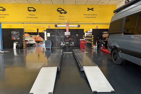 Продажа действующего автосервиса в Алтее, Испания