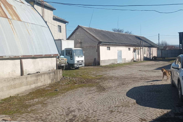 Продаж виробничо-складського комплексу 1 552,6 м2, 0,41 га у Закарпатській області