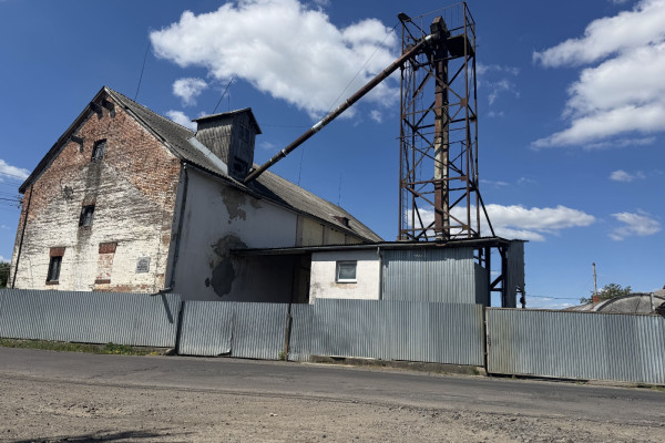 Продаж виробничо-складського комплексу 1 552,6 м2, 0,41 га у Закарпатській області