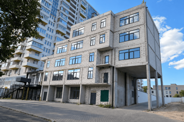 Продажа отдельно стоящего фасадного здания 1 775 м² возле метро «Нивки», Киев
