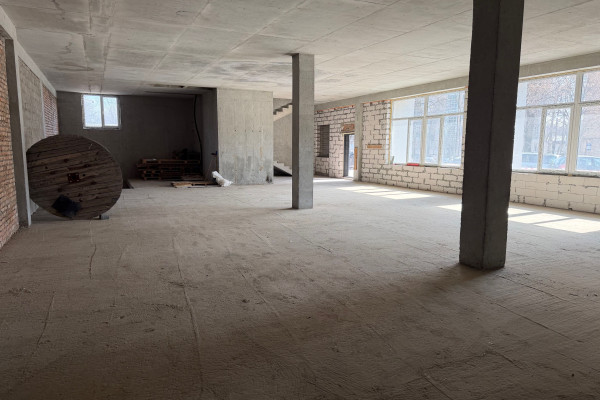 Продажа отдельно стоящего фасадного здания 1 775 м² возле метро «Нивки», Киев