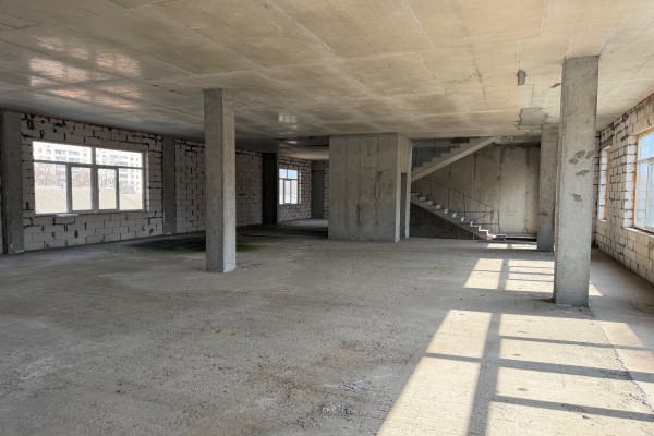 Продажа отдельно стоящего фасадного здания 1 775 м² возле метро «Нивки», Киев