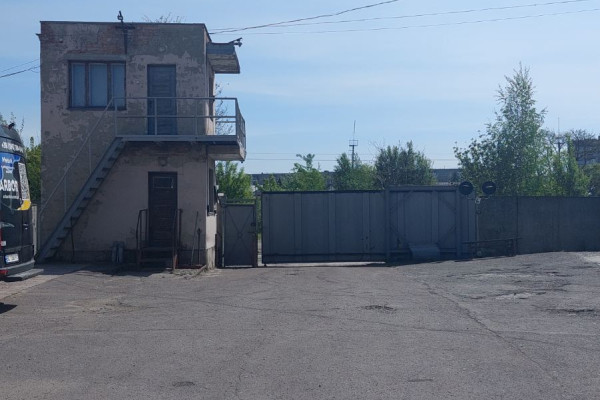 Продаж універсального промислово-складського комплексу 5000 м2 у Львівській області