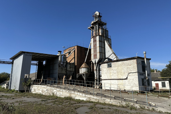 Продаж елеватору 40 000 тонн з олійно-пресовим заводом 280 тонн/добу в Полтавській області