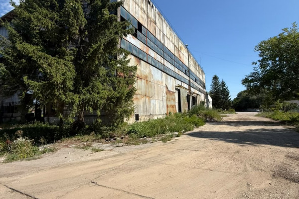 Продажа промышленного комплекса 6 000 м² на участке 5,4 га с ж/д веткой возле Тернополя