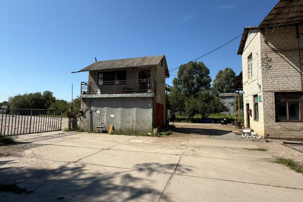 Продажа промышленного комплекса 6 000 м² на участке 5,4 га с ж/д веткой возле Тернополя