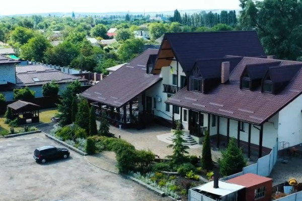 Restaurant and motel complex in Kremenchuk is offered for sale