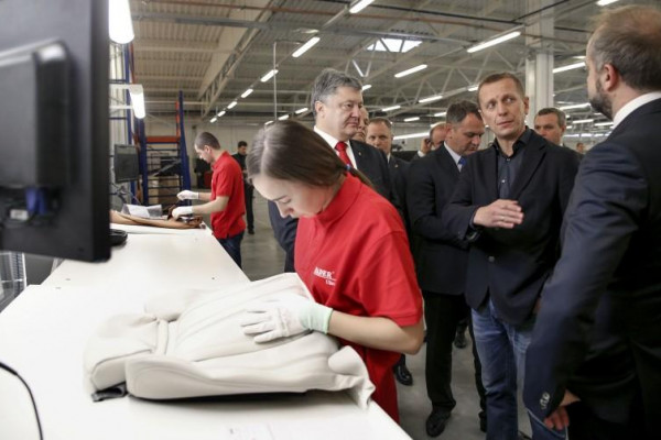 Во Львовской области запустили завод по пошиву сидений для Audi и BMW