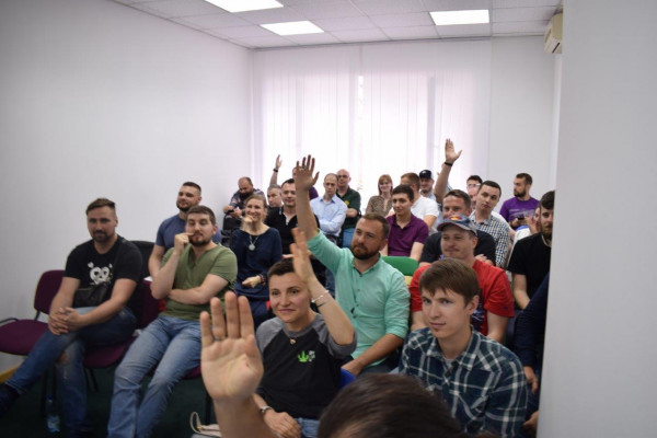 На Demo Day онлайн акселератора FeelGoodLabs один из стартапов привлек инвестиции $50 000