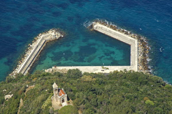 Сын экс-собственника "Мотор Сич" Богуслаева купил остров за 10 млн евро