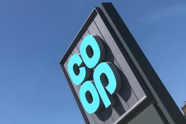 Британський Co-Operative Group продає бізнес із заправки бензину конкуренту Asda