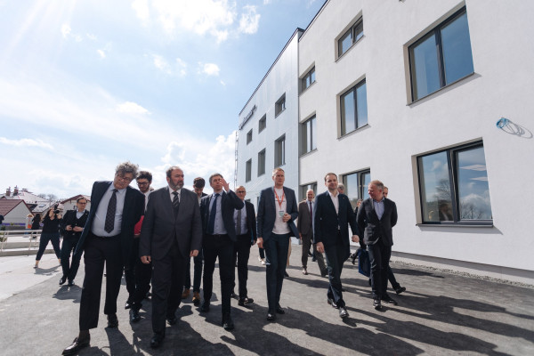 Недалеко от Львова открыли первый центр протезирования и реабилитации Superhumans