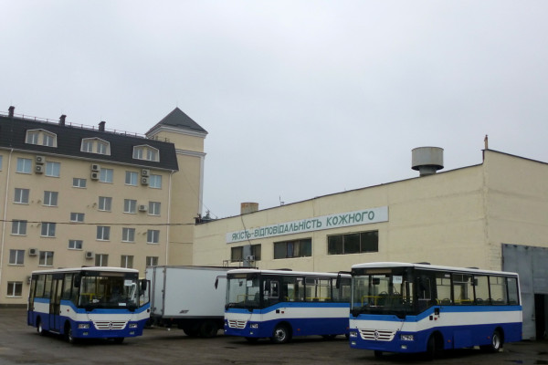 Виробника автобусів Еталон продали за 108 млн грн