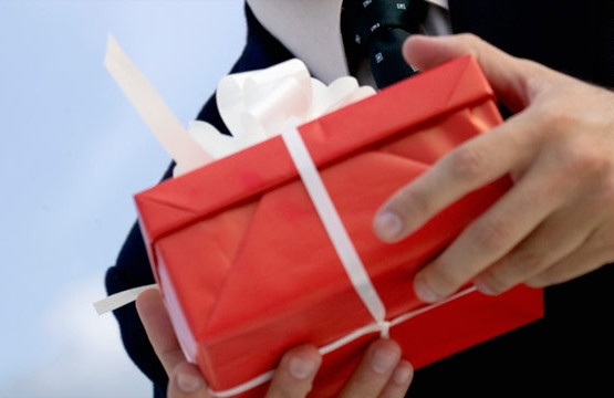 Business, as a gift to the beloved woman 