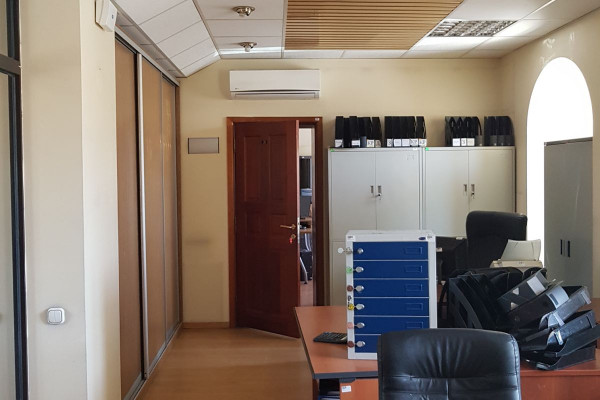 Отдельностоящее офисное здание 2200 кв.м. в Киеве