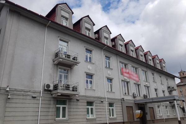 Отдельностоящее офисное здание 2200 кв.м. в Киеве