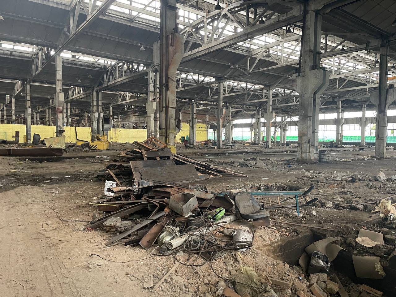 Industrial property complex of 27 hectares and 115,000 sq.m. in Uman