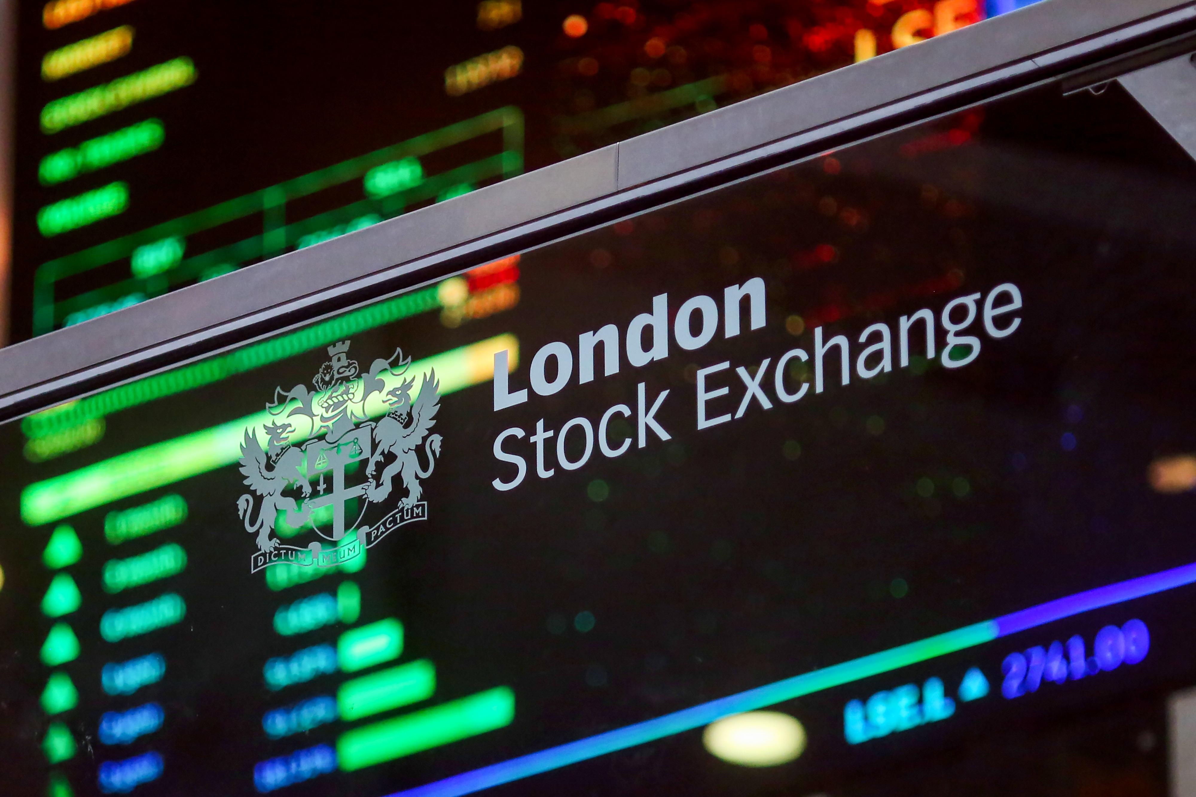 Listed exchange. Фондовая биржа Лондона. Лондонская фондовая биржа здание. Лондонская фондовая биржа (LSE). London stock Exchange биржа логотип.